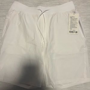 Lululemon T.H.E. Short 9” lined